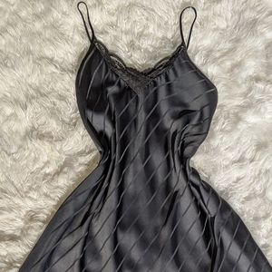 NATORI II Saks Luxury Black Satin Nightgown/Slip